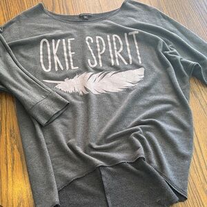 Gray 'Okie Spirit' Feather Graphic Top